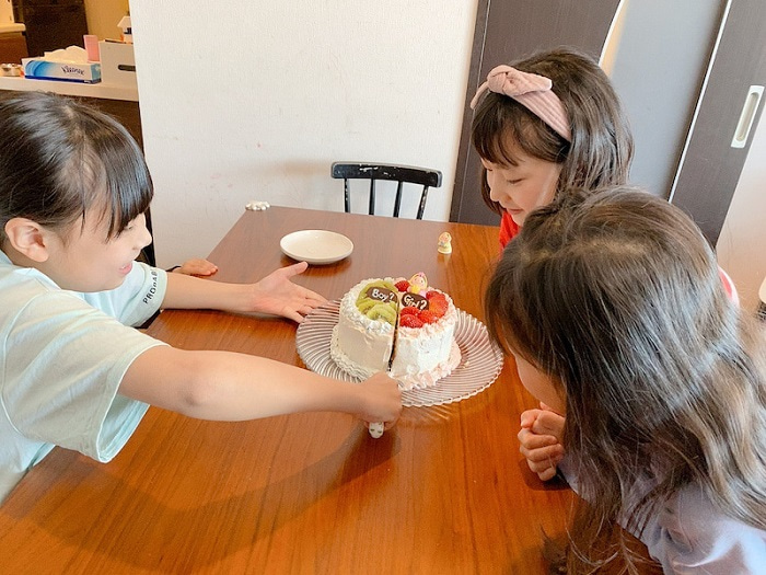 エハラマサヒロの妻 第5子の性別を発表 ジェンダーリビールケーキでサプライズしました 芸能エンタメちゃんねる